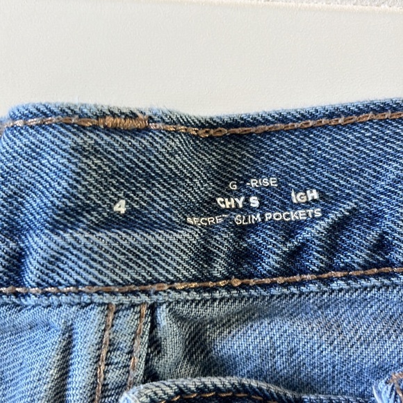 Old Navy High Rise Cropped Ripped Slouchy Straight Jeans size 4 EUC - Picture 5 of 13